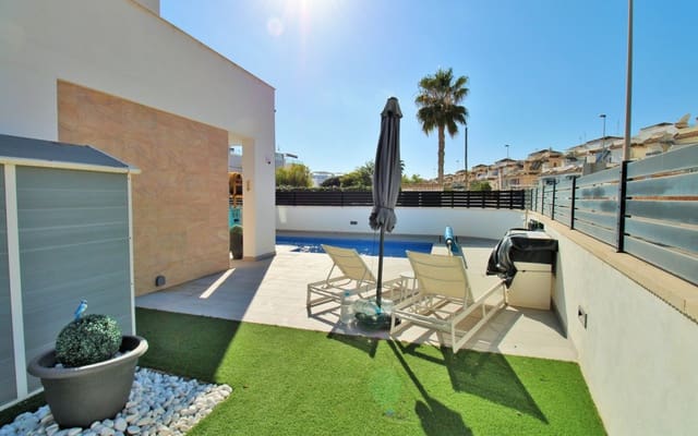 3 quarto Moradia para venda em Villamartin, Orihuela com piscina - 405 000 € (Ref: 8875452)