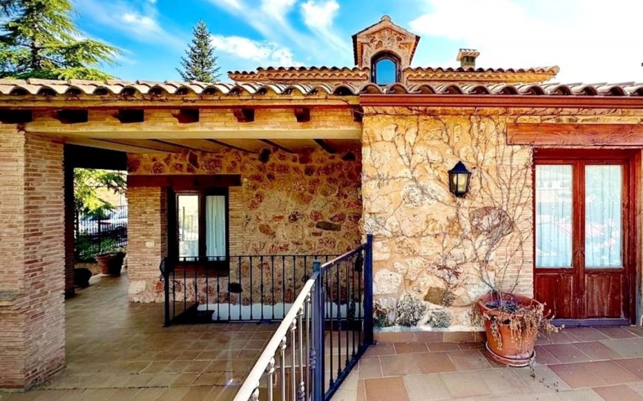 4 soveværelse Villa til salg i Riopar med garage - € 510.000 (Ref: 8878463)