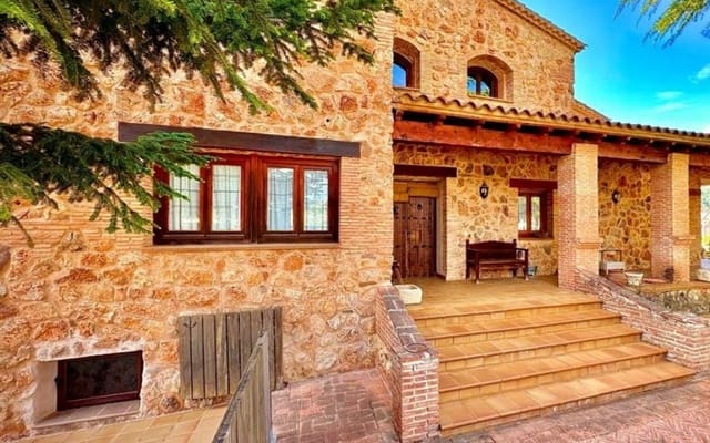 4 bedroom Villa for sale in Riópar with garage - € 510,000 (Ref: 8878463)