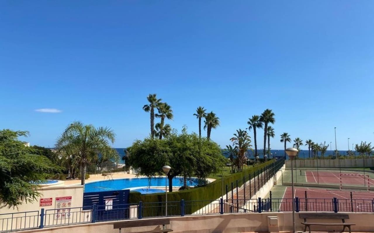 2 makuuhuone Kattohuoneisto myytävänä paikassa Pilar de la Horadada mukana uima-altaan - 349 000 € (Ref: 8895970)