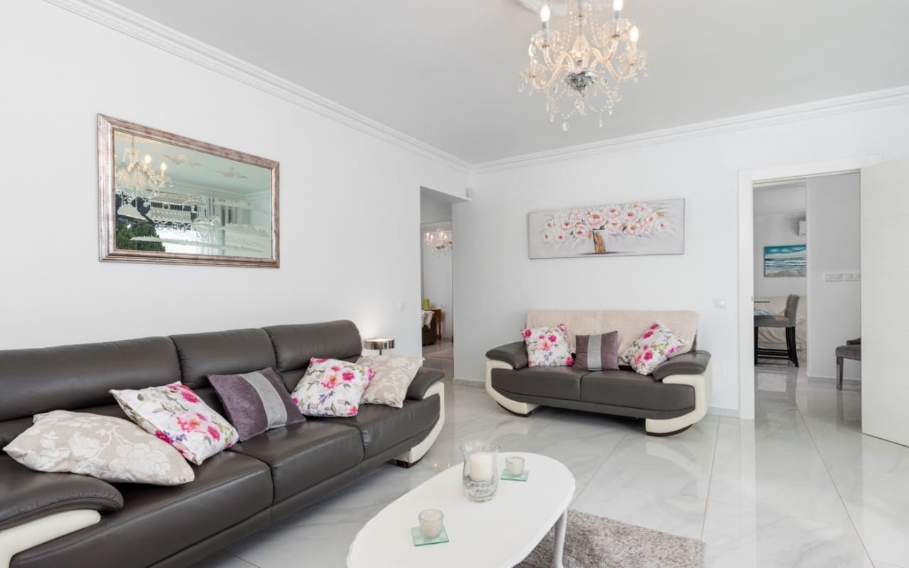 Chalet de 3 habitaciones en Ciudad Quesada en venta con piscina - 675.000 € (Ref: 8903228)