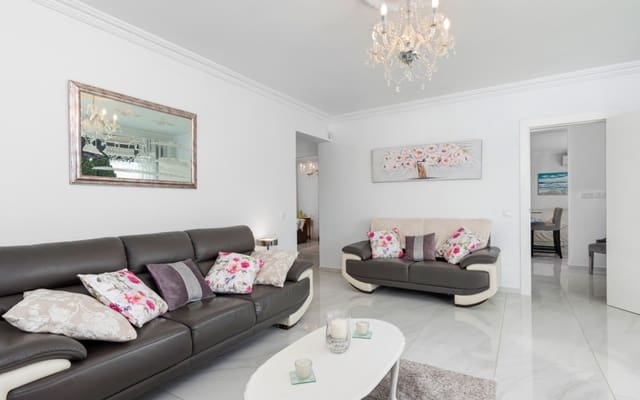 Chalet de 3 habitaciones en Ciudad Quesada, Rojales en venta con piscina - 675.000 € (Ref: 8903228)