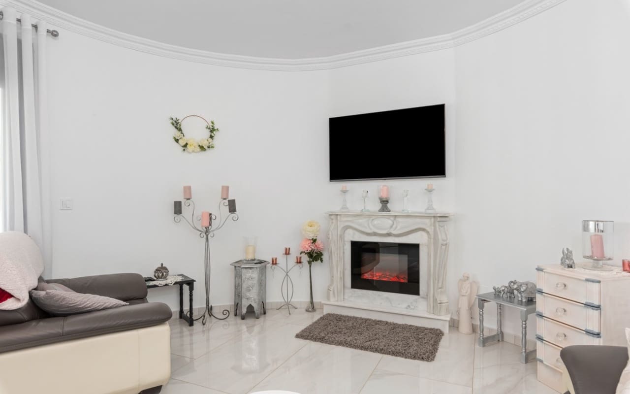 Chalet de 3 habitaciones en Ciudad Quesada en venta con piscina - 675.000 € (Ref: 8903228)