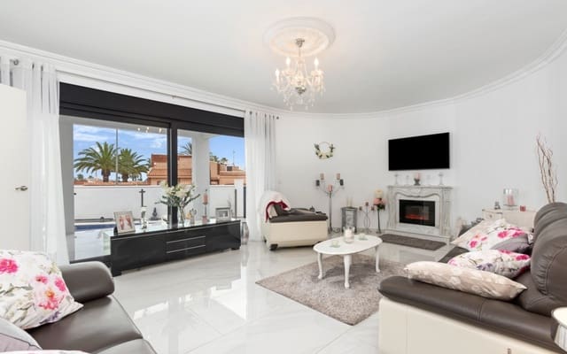 Chalet de 3 habitaciones en Ciudad Quesada, Rojales en venta con piscina - 675.000 € (Ref: 8903228)