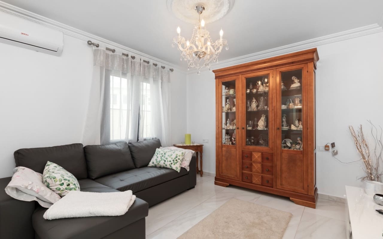 Chalet de 3 habitaciones en Ciudad Quesada en venta con piscina - 675.000 € (Ref: 8903228)