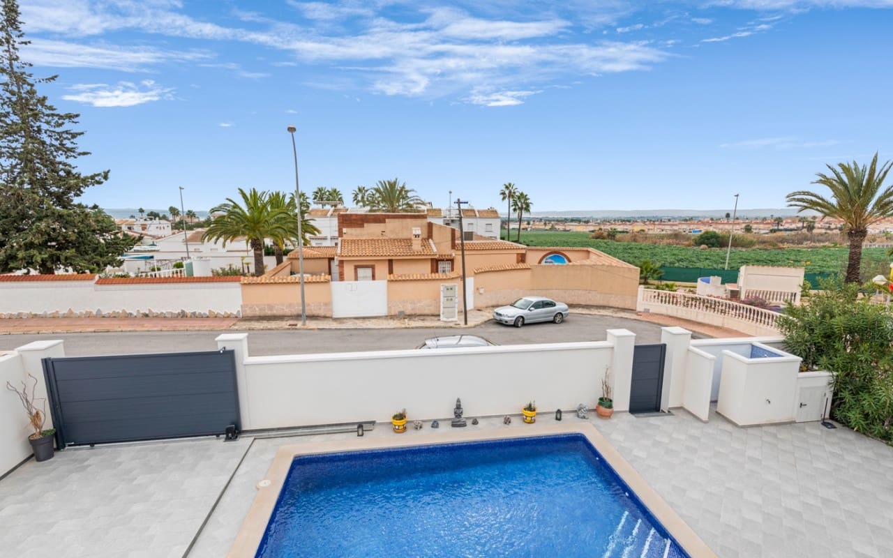 Chalet de 3 habitaciones en Ciudad Quesada en venta con piscina - 675.000 € (Ref: 8903228)