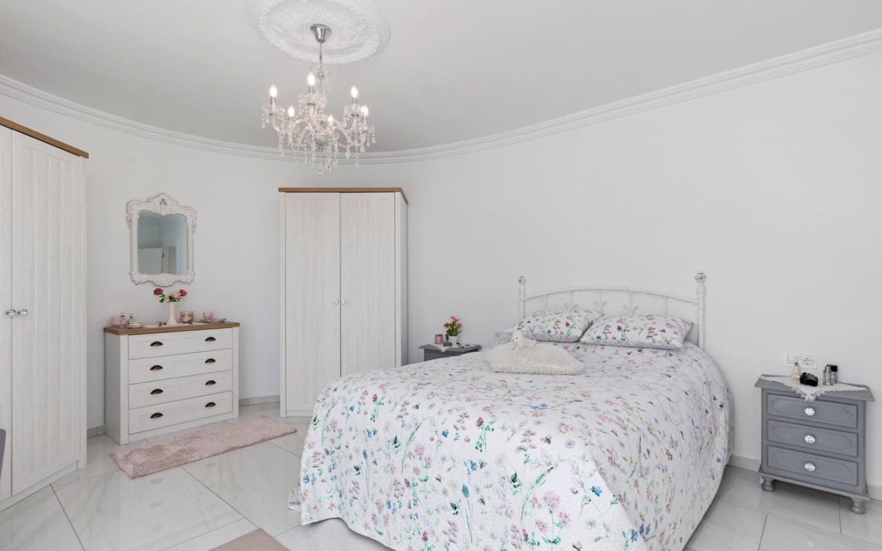 Chalet de 3 habitaciones en Ciudad Quesada en venta con piscina - 675.000 € (Ref: 8903228)