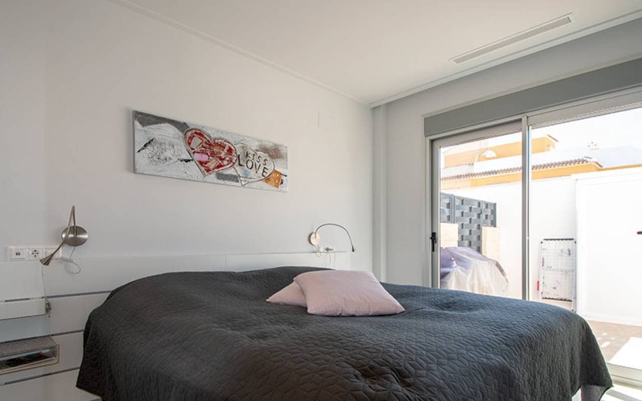 3 makuuhuone Huvila myytävänä paikassa Ciudad Quesada mukana uima-altaan - 415 000 € (Ref: 8903244)