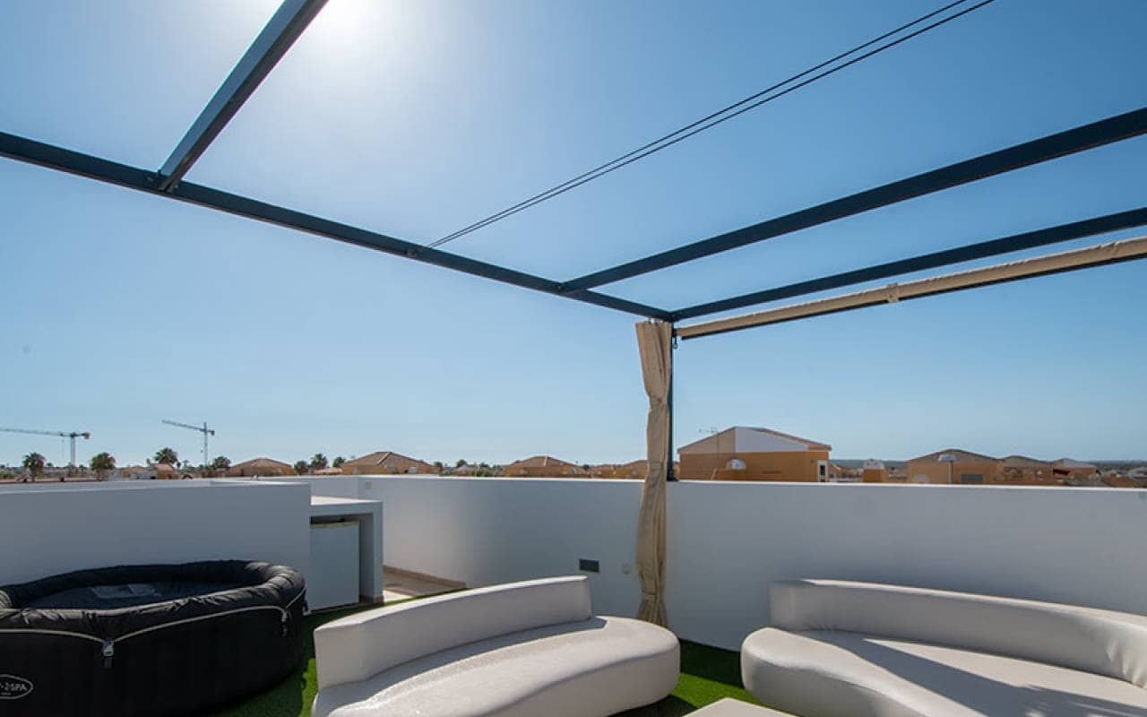 3 makuuhuone Huvila myytävänä paikassa Ciudad Quesada mukana uima-altaan - 415 000 € (Ref: 8903244)