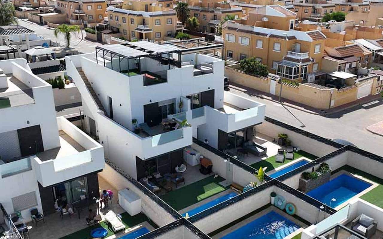 3 makuuhuone Huvila myytävänä paikassa Ciudad Quesada mukana uima-altaan - 415 000 € (Ref: 8903244)