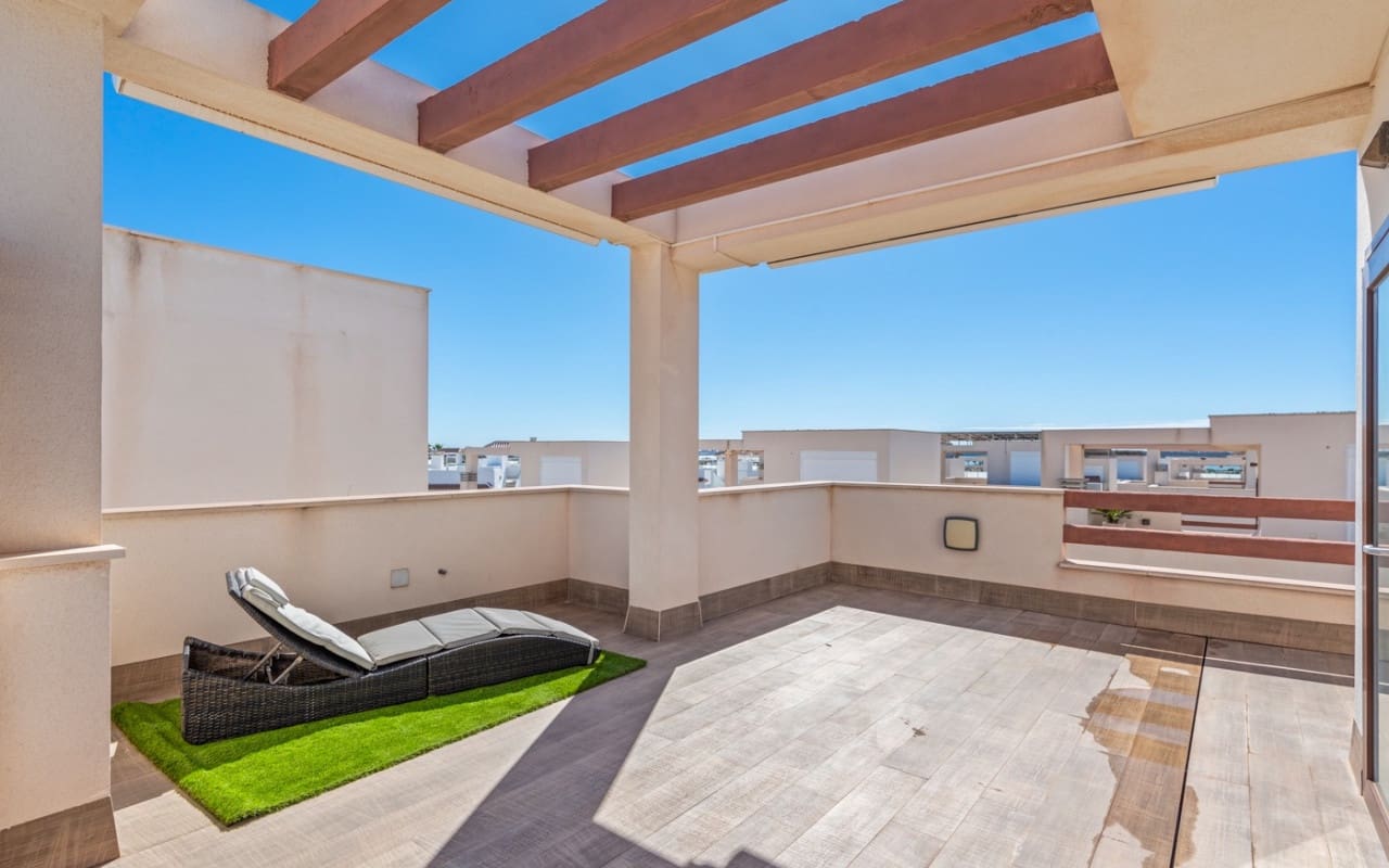 3 makuuhuone Huvila myytävänä paikassa Ciudad Quesada mukana uima-altaan - 499 000 € (Ref: 8903245)