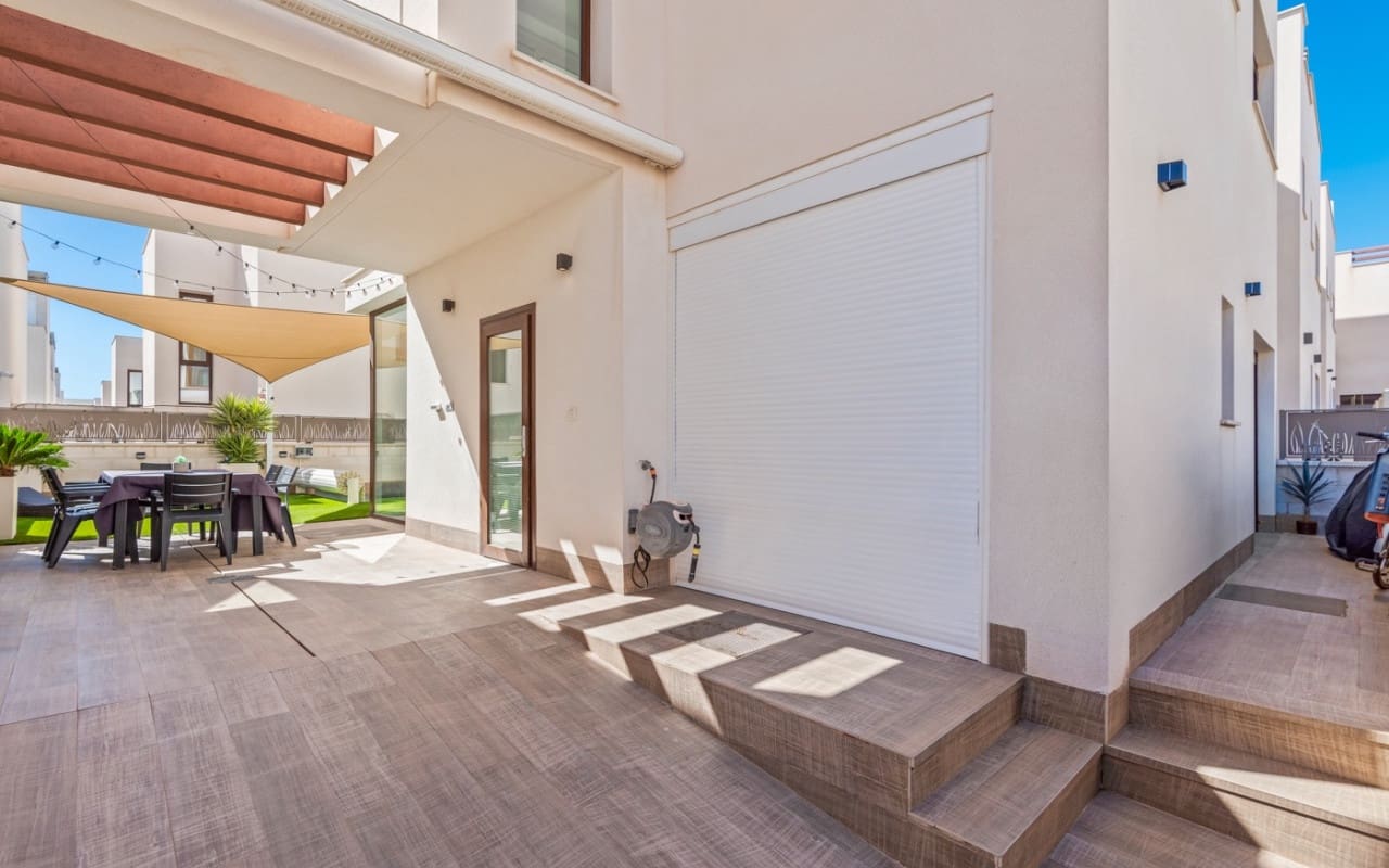 3 makuuhuone Huvila myytävänä paikassa Ciudad Quesada mukana uima-altaan - 499 000 € (Ref: 8903245)