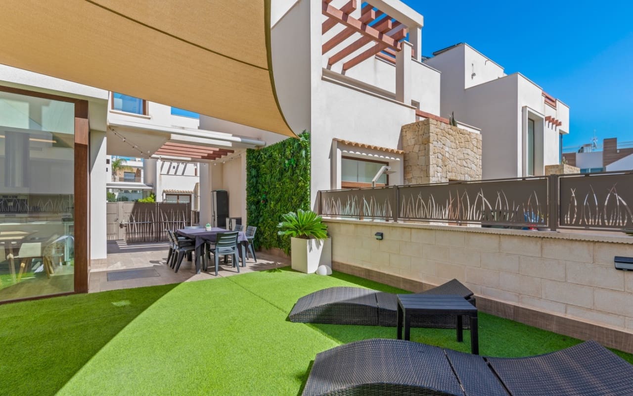 3 makuuhuone Huvila myytävänä paikassa Ciudad Quesada mukana uima-altaan - 499 000 € (Ref: 8903245)