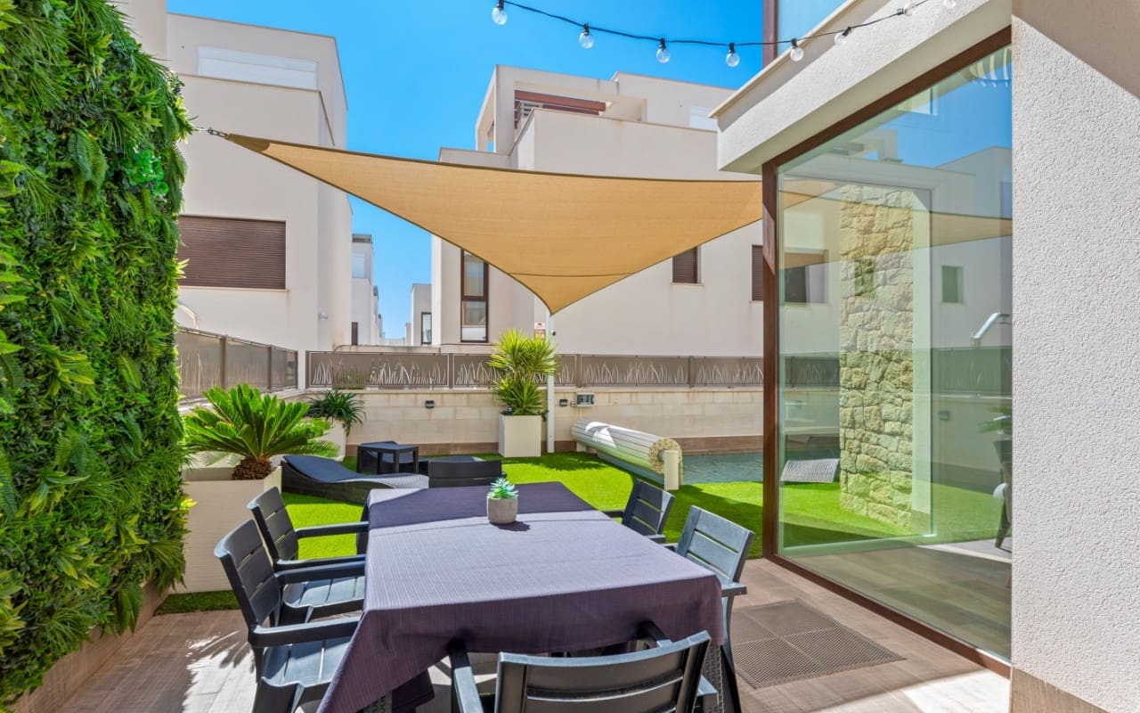 3 makuuhuone Huvila myytävänä paikassa Ciudad Quesada mukana uima-altaan - 499 000 € (Ref: 8903245)