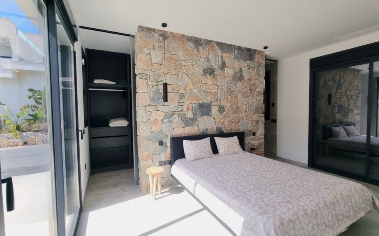 Chalet de 4 habitaciones en Ciudad Quesada en venta - 660.000 € (Ref: 8913561)