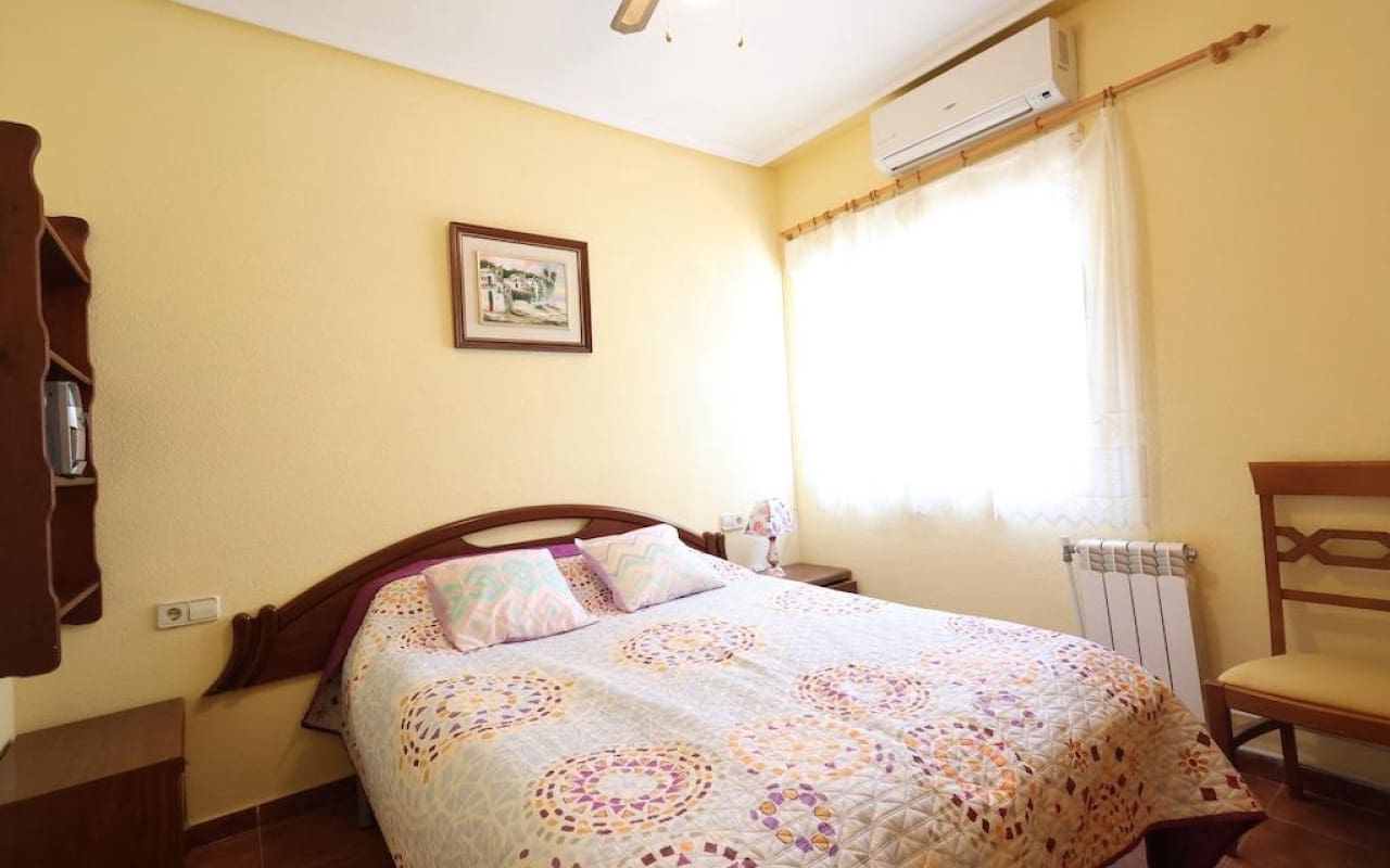 4 chambre Villa/Maison à vendre à Playa Flamenca avec piscine - 565 000 € (Ref: 8913562)