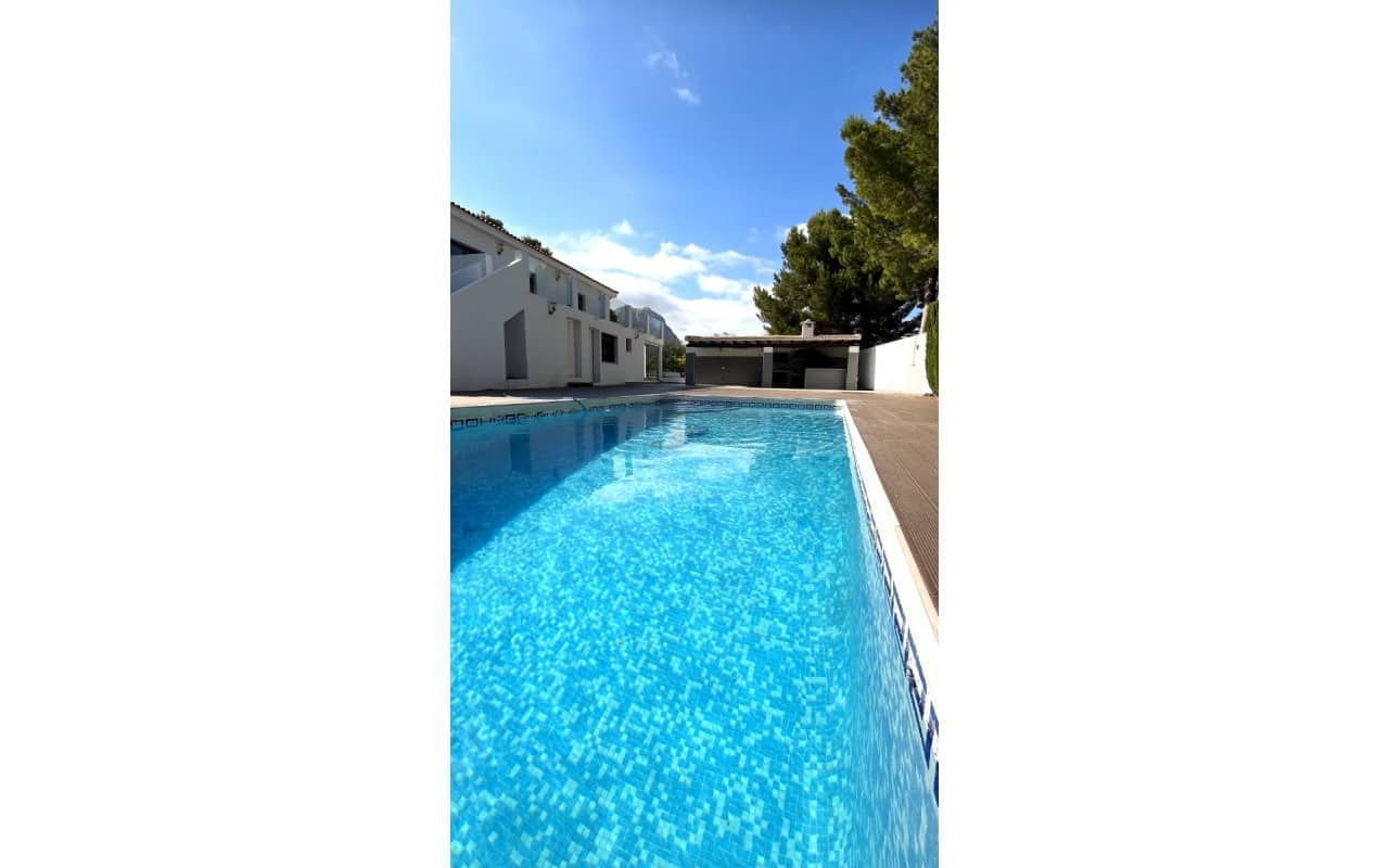 4 chambre Villa/Maison à vendre à La Nucia avec piscine - 950 000 € (Ref: 8927346)