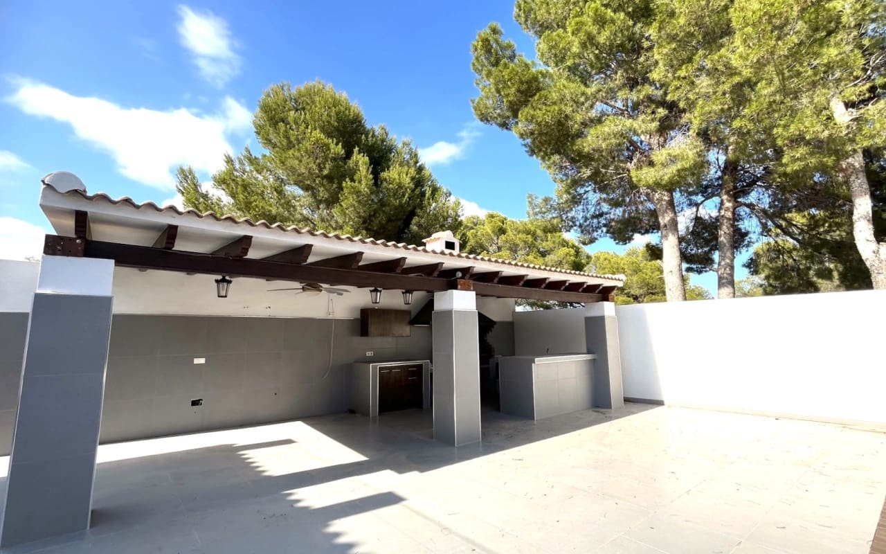 4 chambre Villa/Maison à vendre à La Nucia avec piscine - 950 000 € (Ref: 8927346)