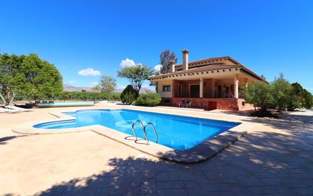 6 soveværelse Villa til salg i Callosa de Segura med swimmingpool - € 675.000 (Ref: 8949693)