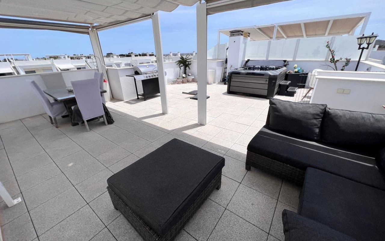 2 soveværelse Lejlighed til salg i Vistabella med swimmingpool - € 229.950 (Ref: 9028347)