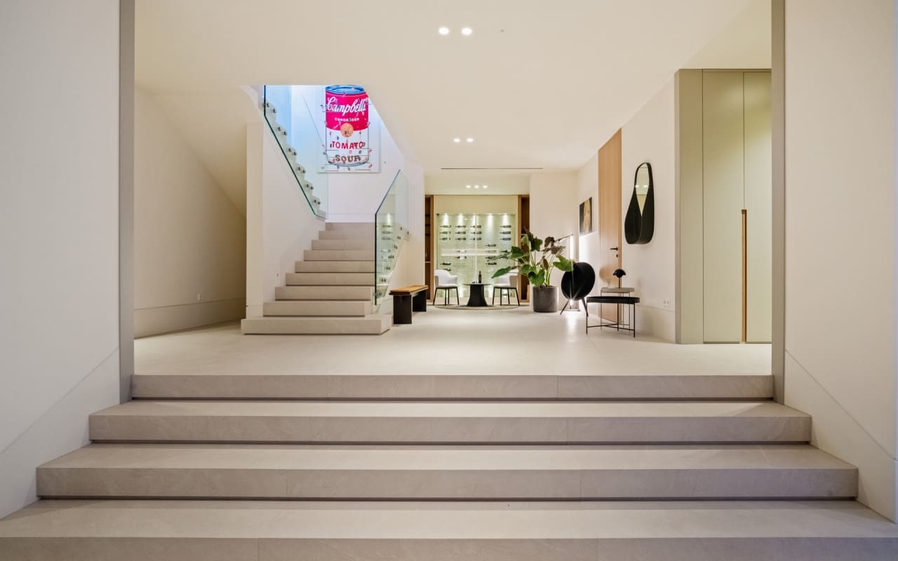 5 bedroom Villa for sale in Benahavis with pool - € 5,995,000 (Ref: 9046516)