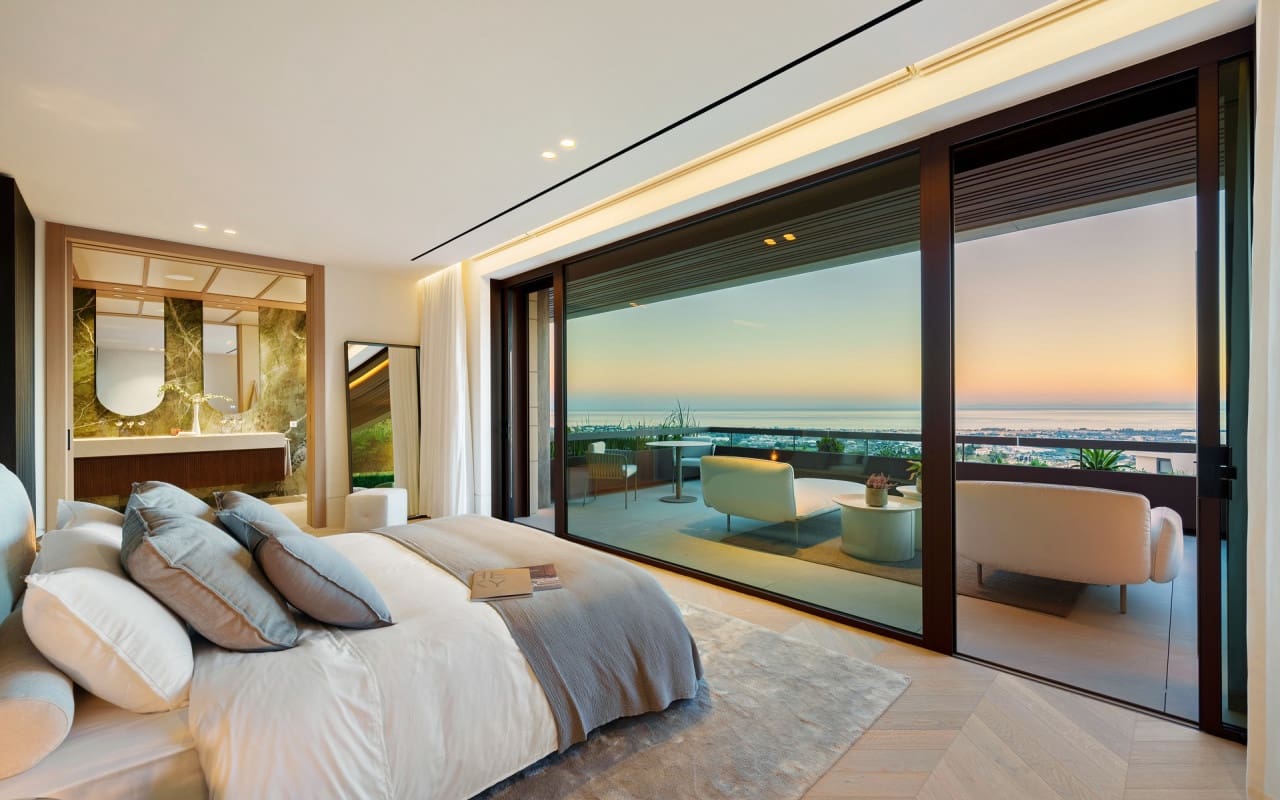 5 bedroom Villa for sale in Benahavis with pool - € 5,995,000 (Ref: 9046516)