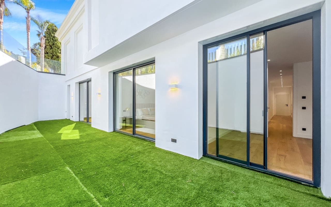 6 soveværelse Villa til salg i Marbella - € 6.400.000 (Ref: 9046517)