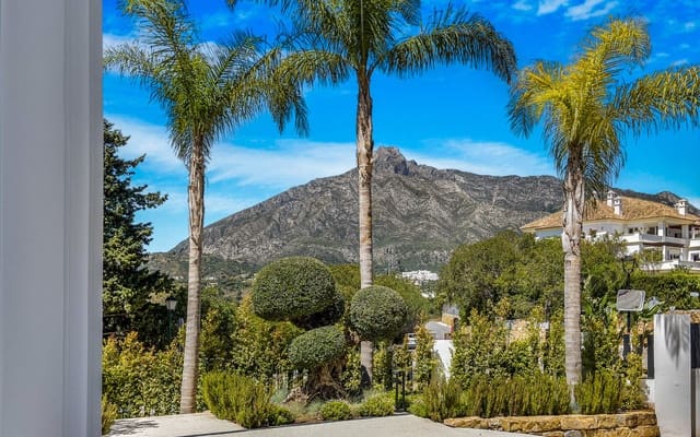 6 Zimmer Villa zu verkaufen in Lomas De Marbella, Marbella - 6.400.000 € (Ref: 9046517)