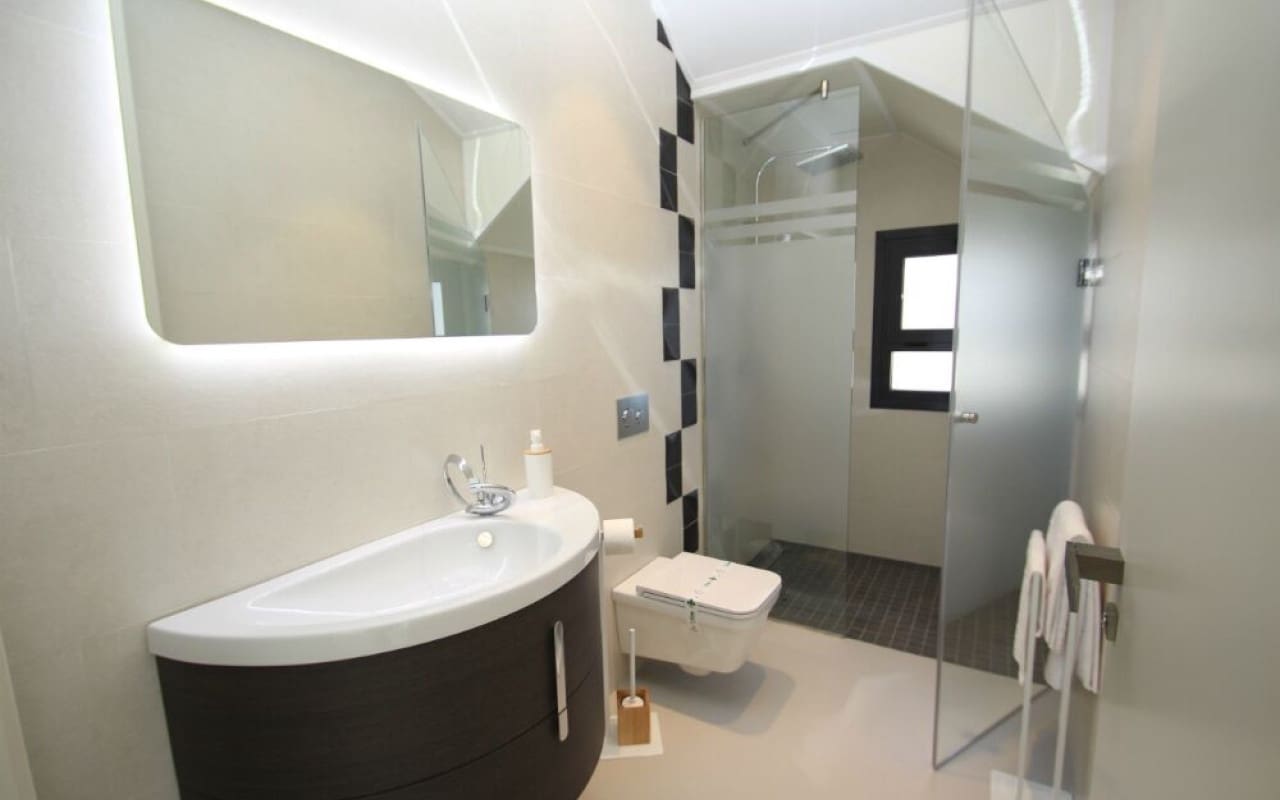 4 slaapkamer Villa te koop in San Miguel de Salinas met zwembad - € 630.000 (Ref: 9046551)