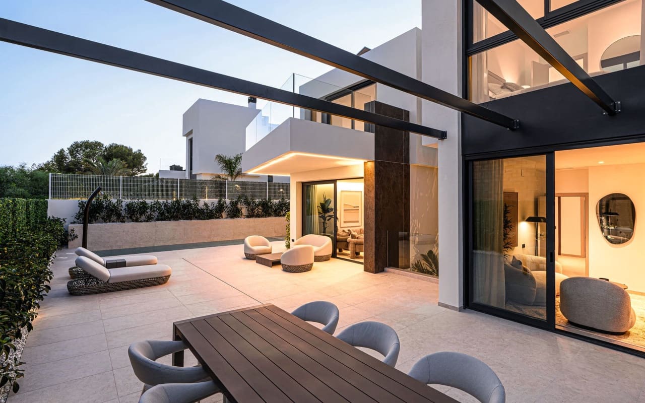 4 bedroom Villa for sale in La Nucia - € 1,150,000 (Ref: 9046557)