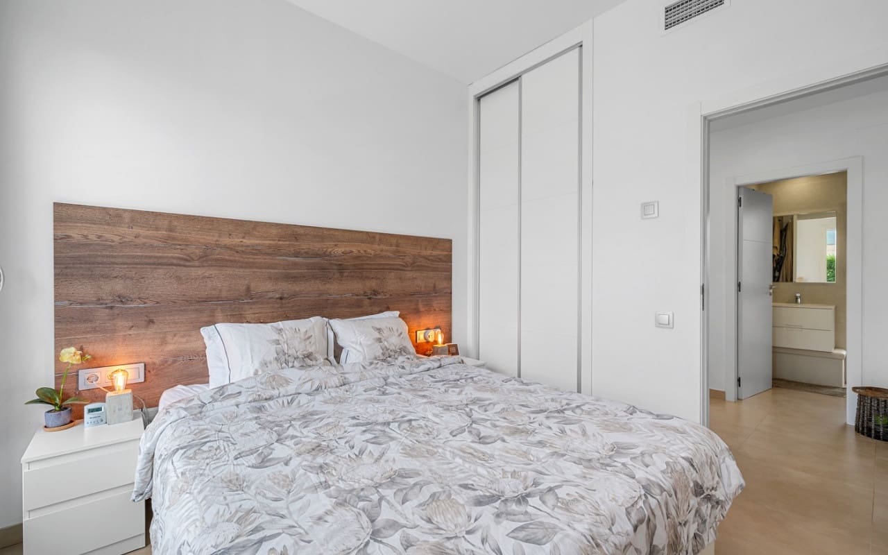 3 bedroom Villa for sale in Orihuela Costa with pool - € 479,000 (Ref: 9046621)