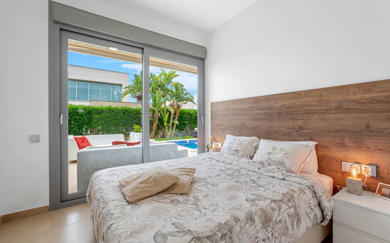 3 bedroom Villa for sale in Orihuela Costa with pool - € 479,000 (Ref: 9046621)