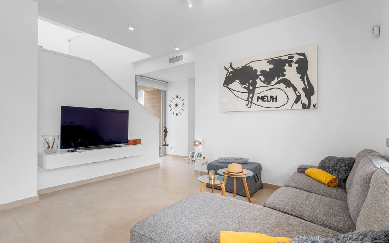 3 bedroom Villa for sale in Orihuela Costa with pool - € 479,000 (Ref: 9046621)