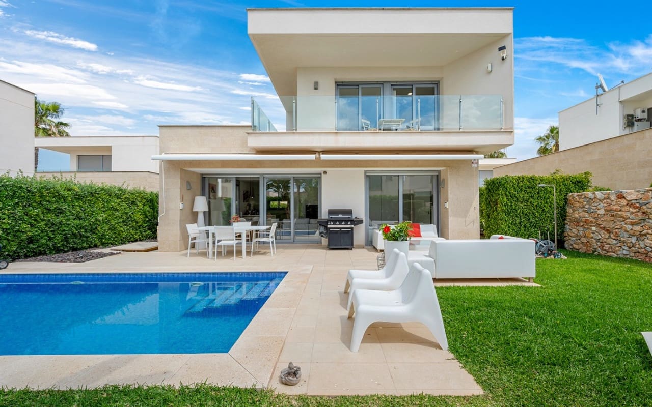 3 bedroom Villa for sale in Orihuela Costa with pool - € 479,000 (Ref: 9046621)