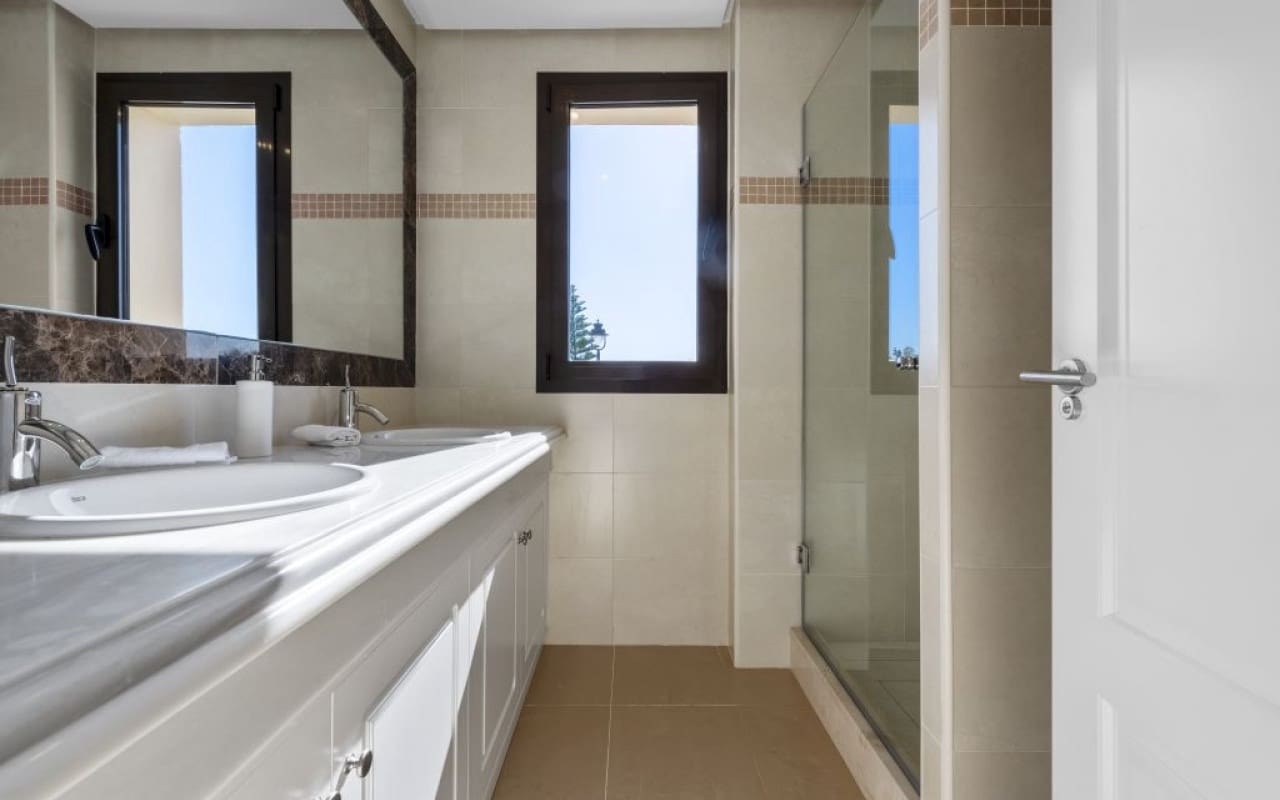 4 soveværelse Villa til salg i Estepona - € 718.693 (Ref: 9046628)