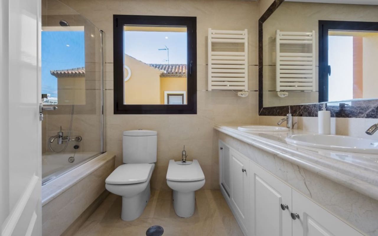 4 soveværelse Villa til salg i Estepona - € 718.693 (Ref: 9046628)