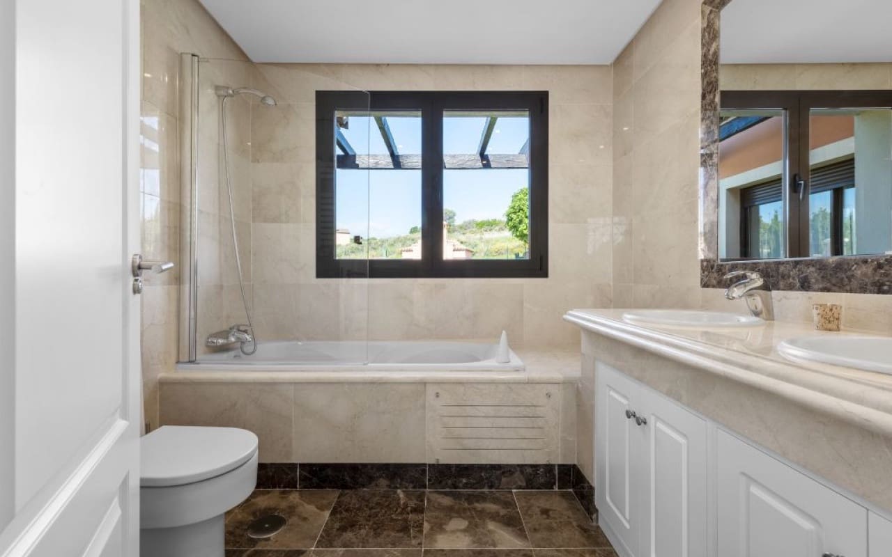 4 soveværelse Villa til salg i Estepona - € 718.693 (Ref: 9046628)