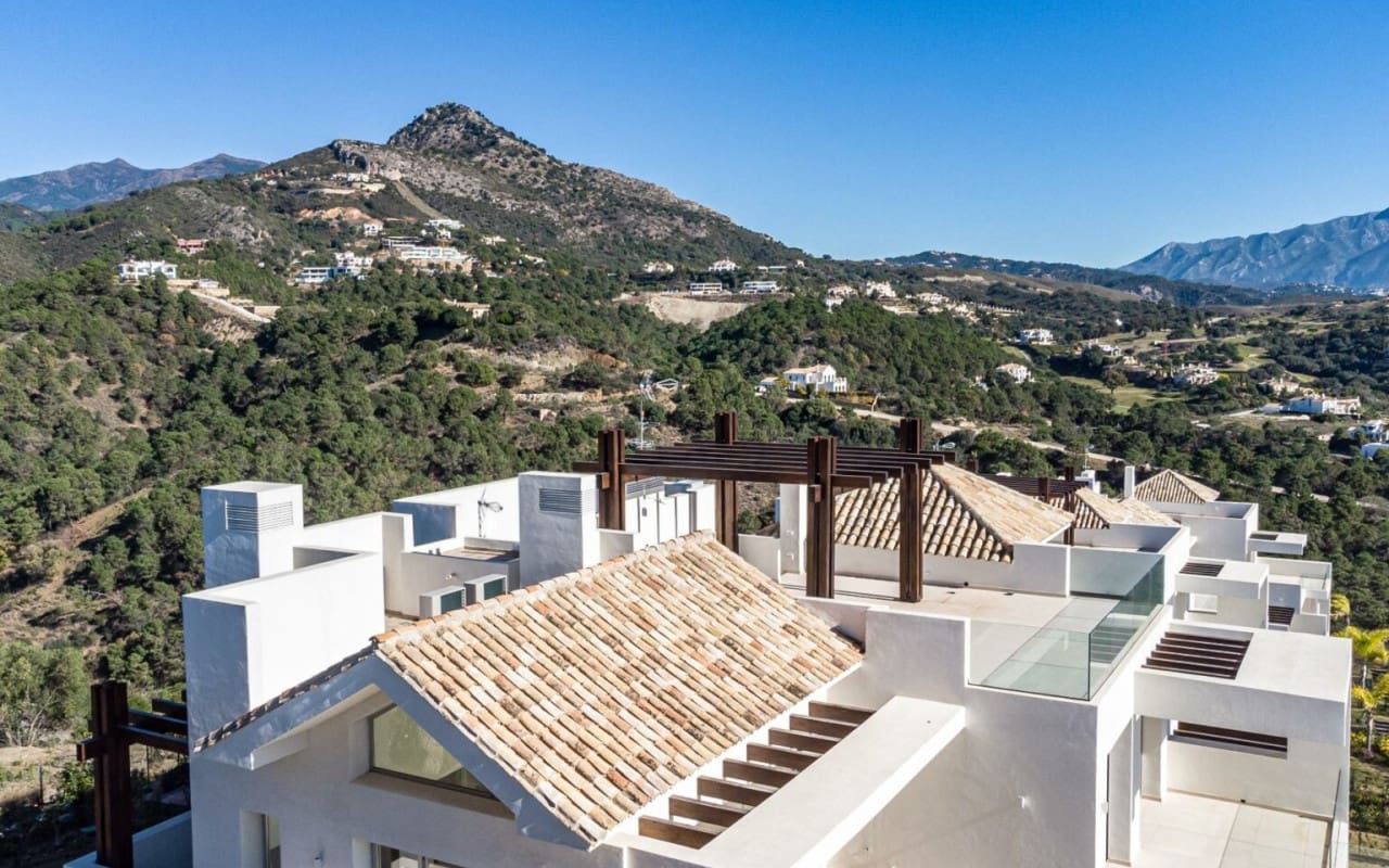 4 chambre Appartement à vendre à Benahavis avec piscine - 1 045 000 € (Ref: 9046651)