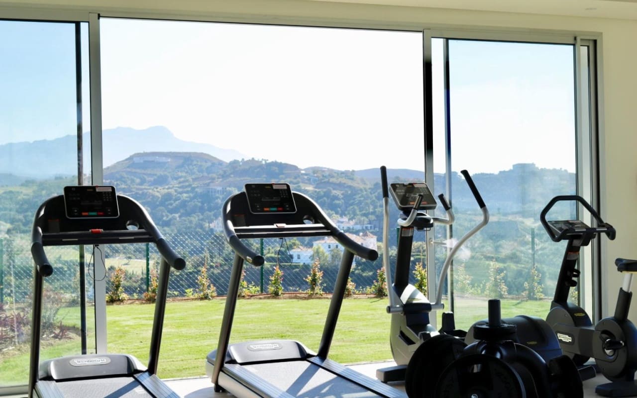 4 chambre Appartement à vendre à Benahavis avec piscine - 1 045 000 € (Ref: 9046651)