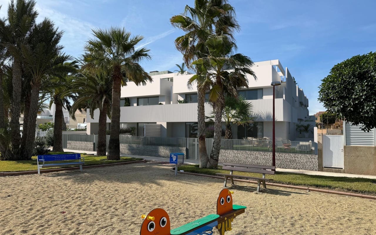 3 soverom Strandleiligheter til salgs i Vera med svømmebasseng - € 430 000 (Ref: 9046653)