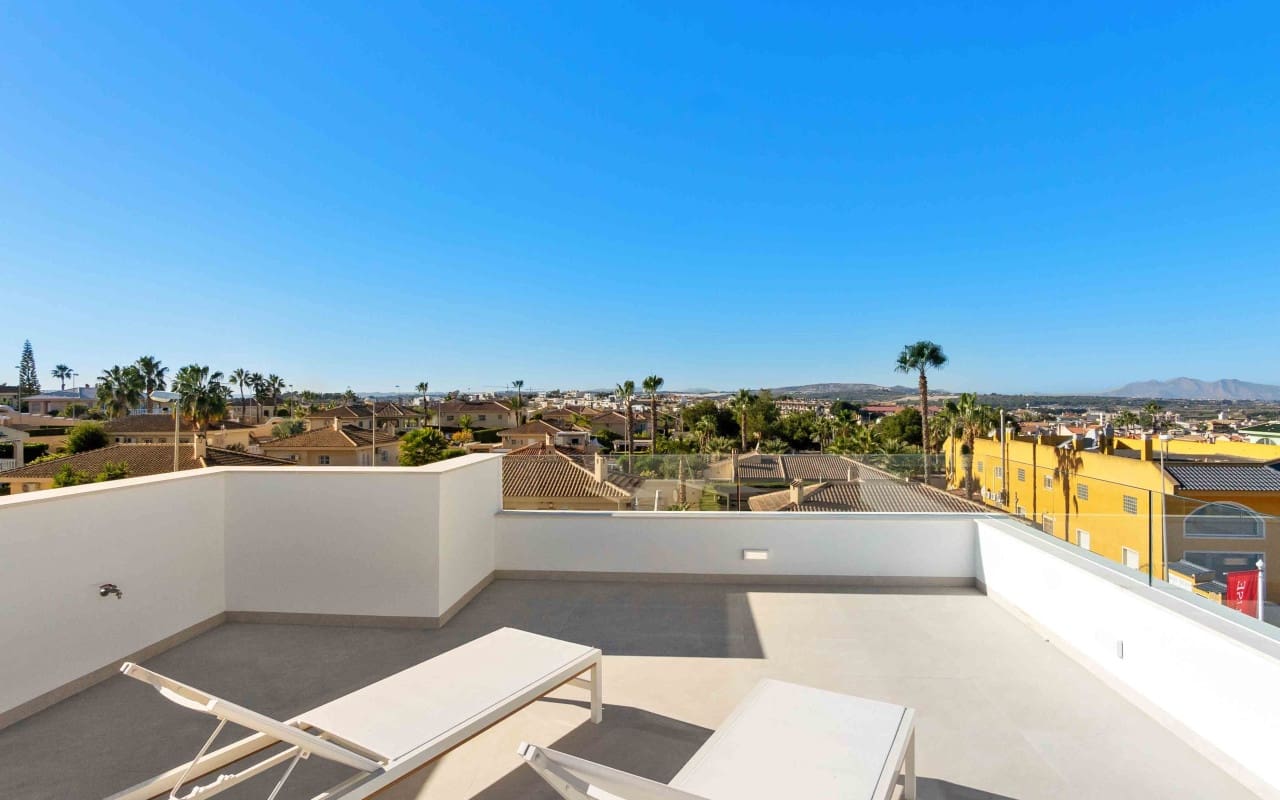 3 bedroom Villa for sale in Rojales - € 549,000 (Ref: 9046699)