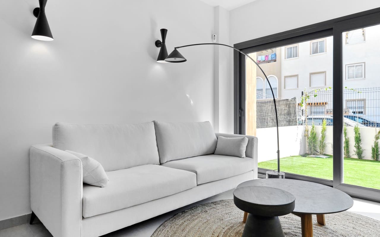 2 sypialnia Dom na sprzedaż w Torrevieja z basenem - 380 000 € (Ref: 9046700)