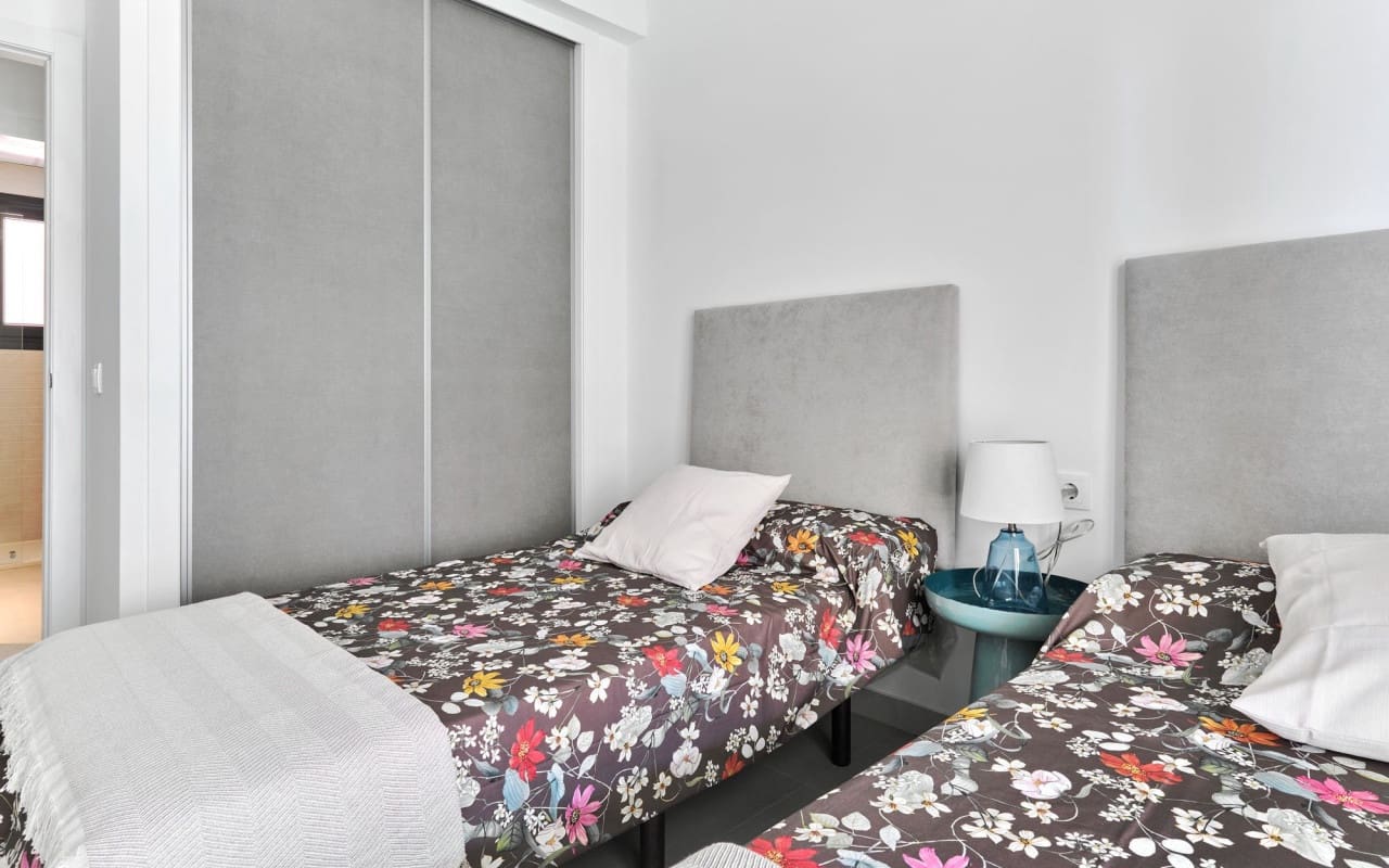 2 sypialnia Dom na sprzedaż w Torrevieja z basenem - 380 000 € (Ref: 9046700)