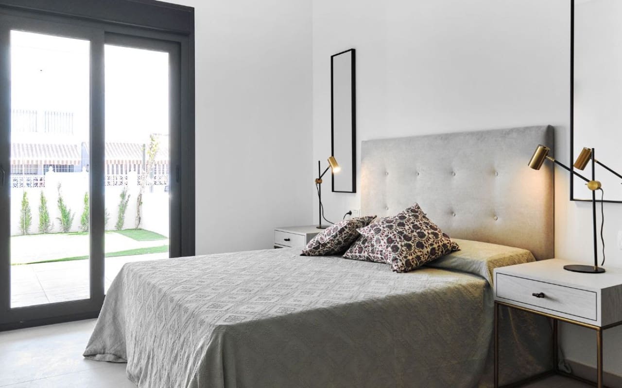 2 sypialnia Dom na sprzedaż w Torrevieja z basenem - 380 000 € (Ref: 9046700)