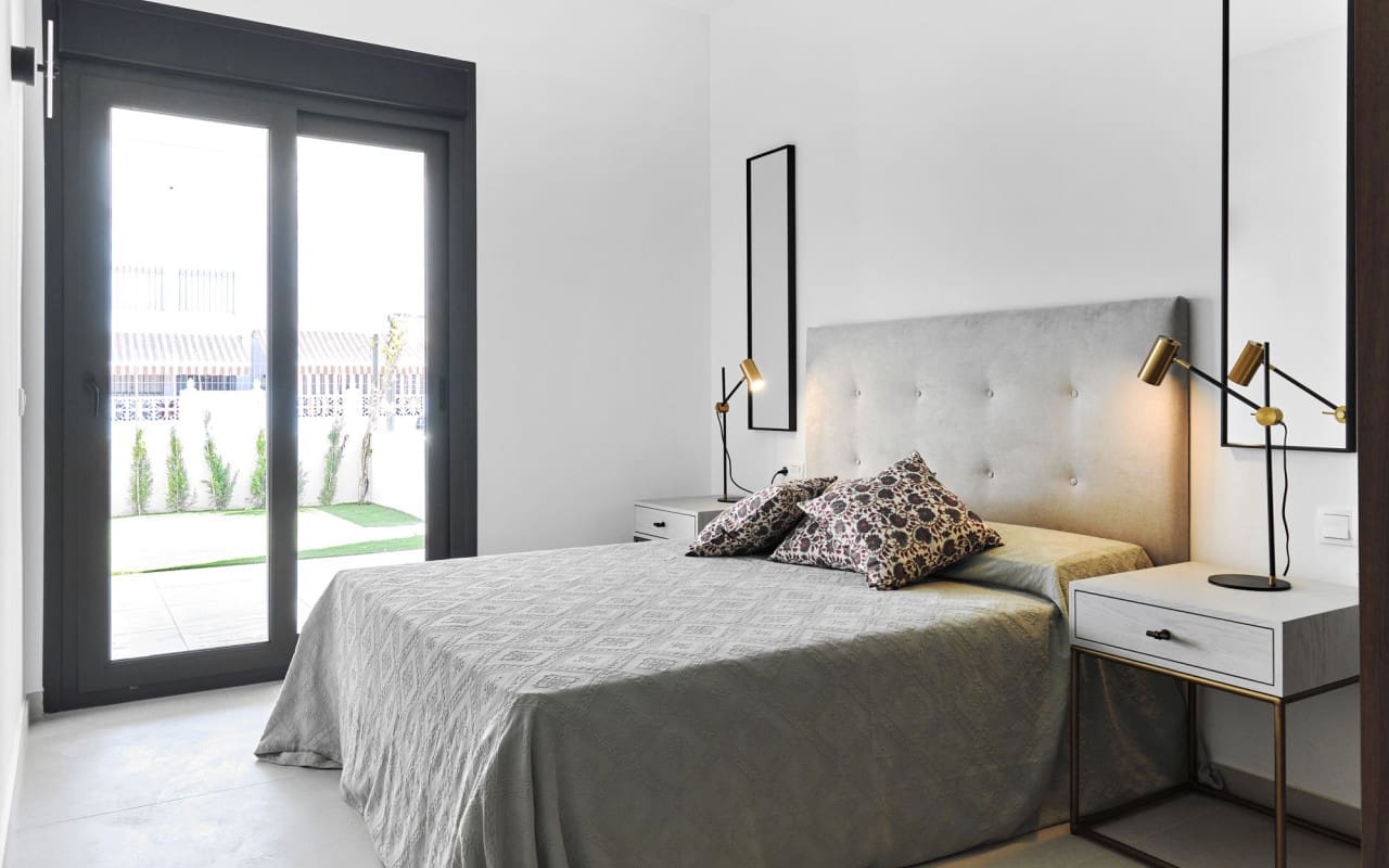 2 sypialnia Dom na sprzedaż w Torrevieja z basenem - 380 000 € (Ref: 9046700)