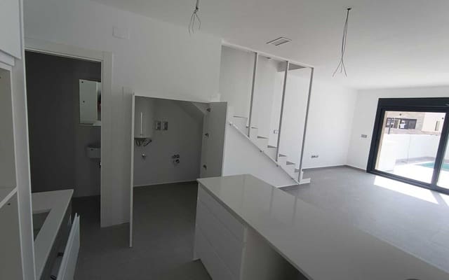 3 slaapkamer Villa te koop in Daya Nueva met zwembad - € 299.000 (Ref: 9046707)