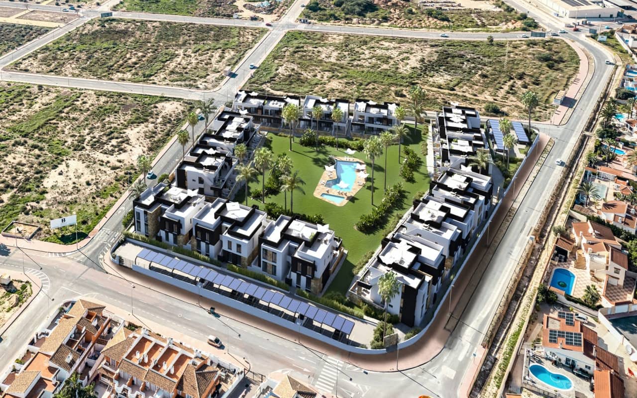 2 soveværelse Byhus til salg i Ciudad Quesada med swimmingpool - € 294.000 (Ref: 9046710)