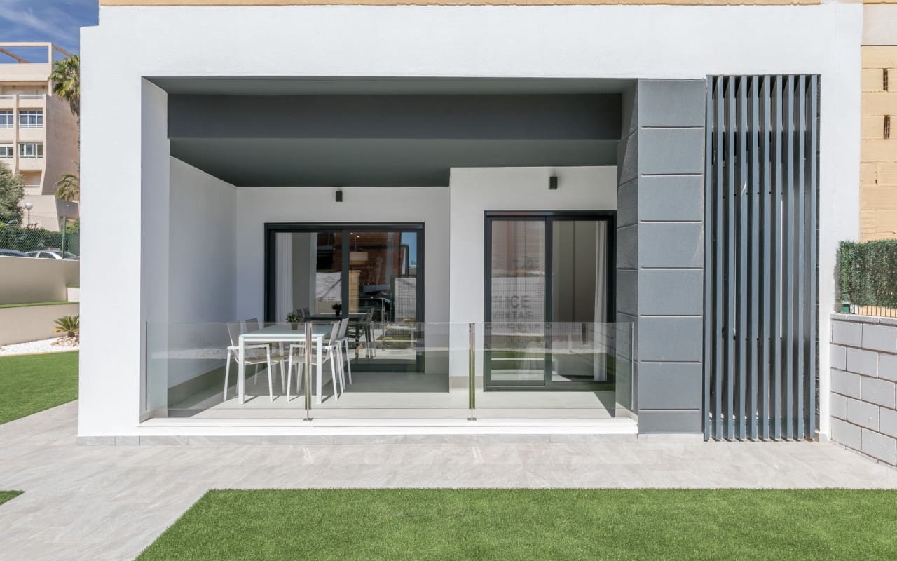 3 soveværelse Penthouse til salg i Torrevieja med swimmingpool - € 540.000 (Ref: 9046717)