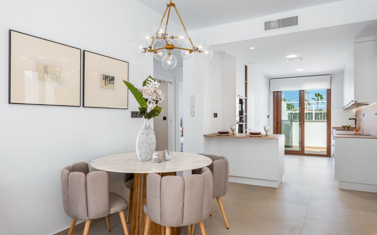 2 sypialnia Dom na sprzedaż w Torrevieja z basenem - 275 000 € (Ref: 9046726)