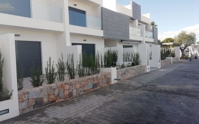 3 soveværelse Byhus til salg i Los Balcones - Los Altos, Torrevieja med swimmingpool - € 299.900 (Ref: 9046738)